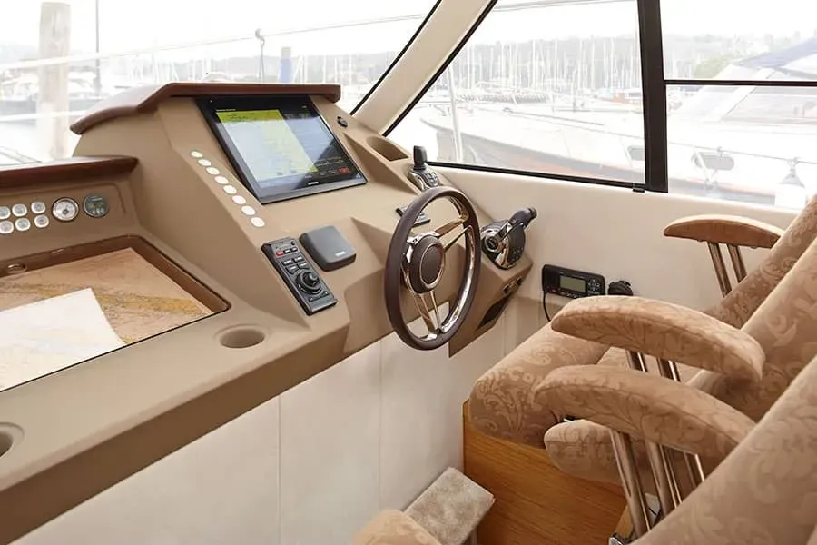 The helm, wheel and instruments